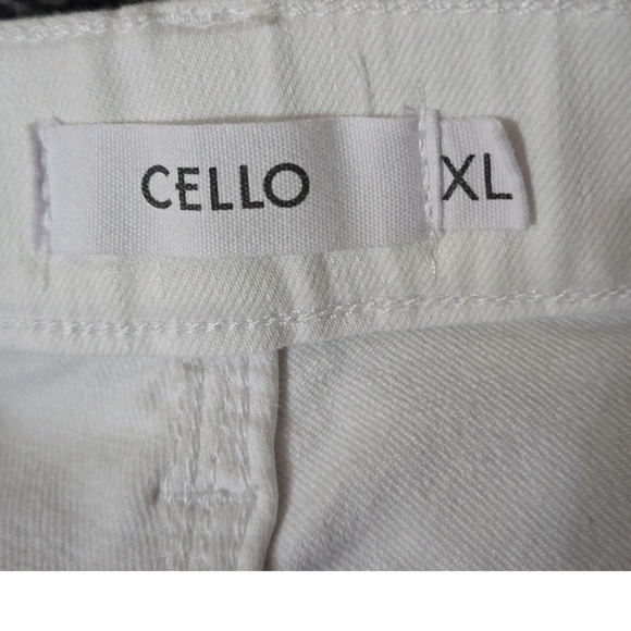 NWT White Cello Jeggings Waist 17” w/approx a2” stretch, Rise 10”, Length 29” - Picture 2 of 3